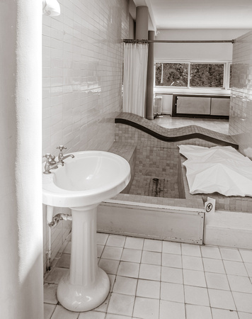 Villa Savoye - Bathroom Sink & Tub